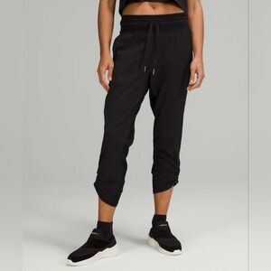 Lululemon Dance Studio Mid-Rise Crop 25" Black Size 8